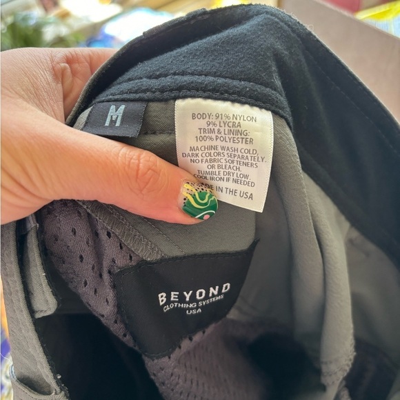 Beyond shorts men’s medium - Picture 3 of 3